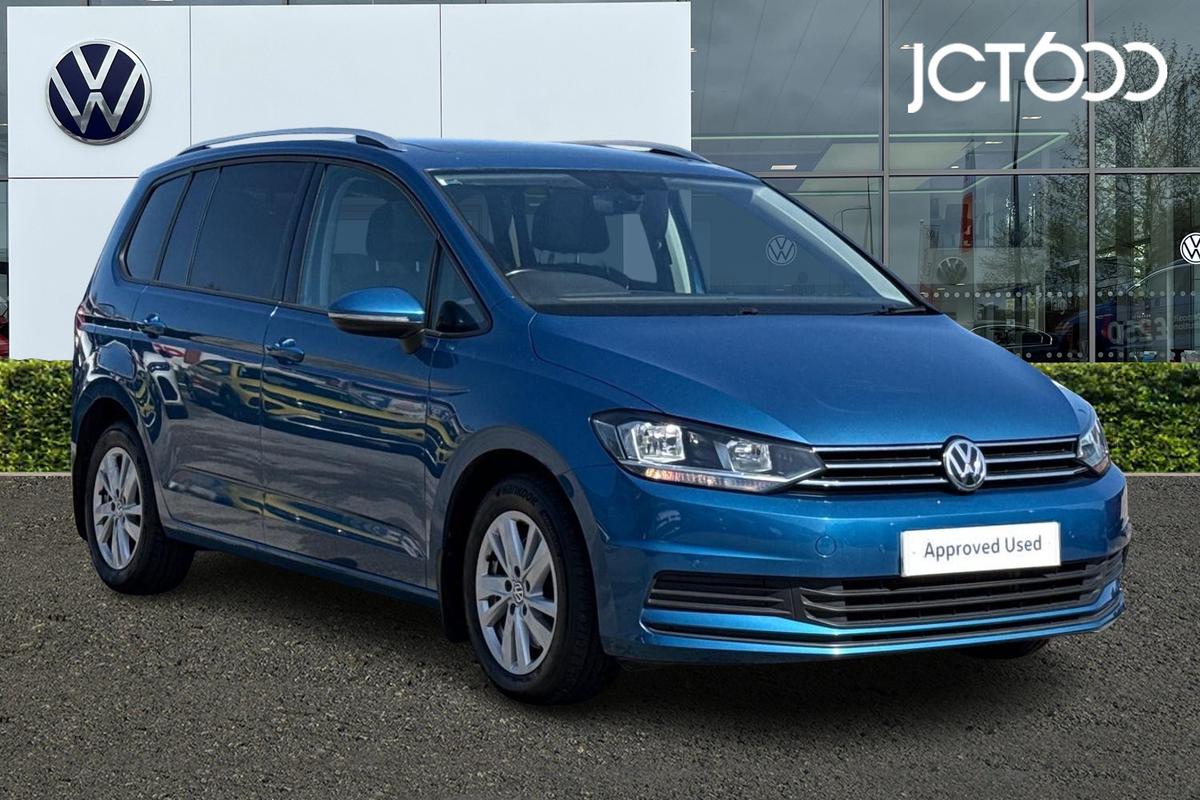 Main listing image - Volkswagen Touran