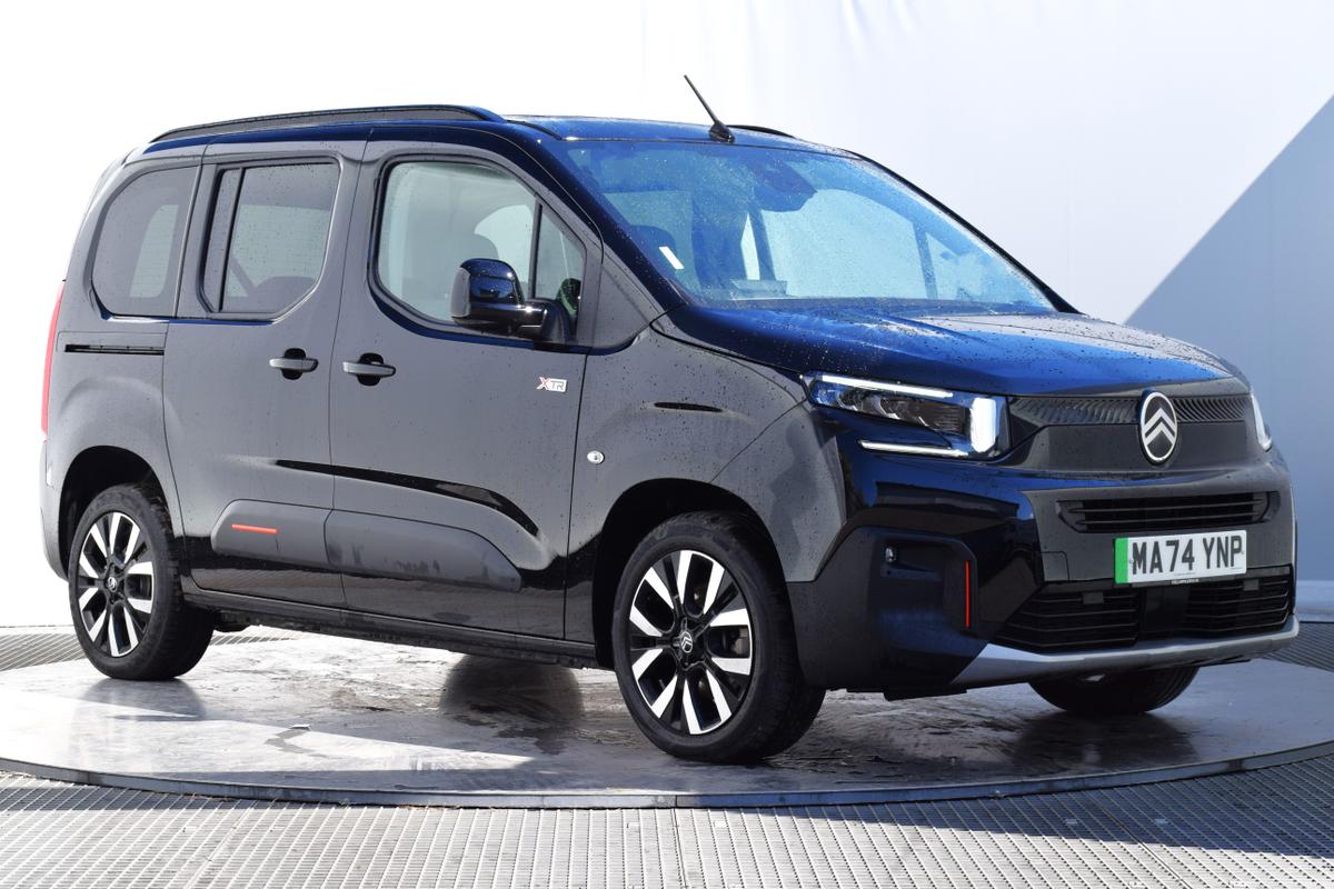 Main listing image - Citroen e-Berlingo