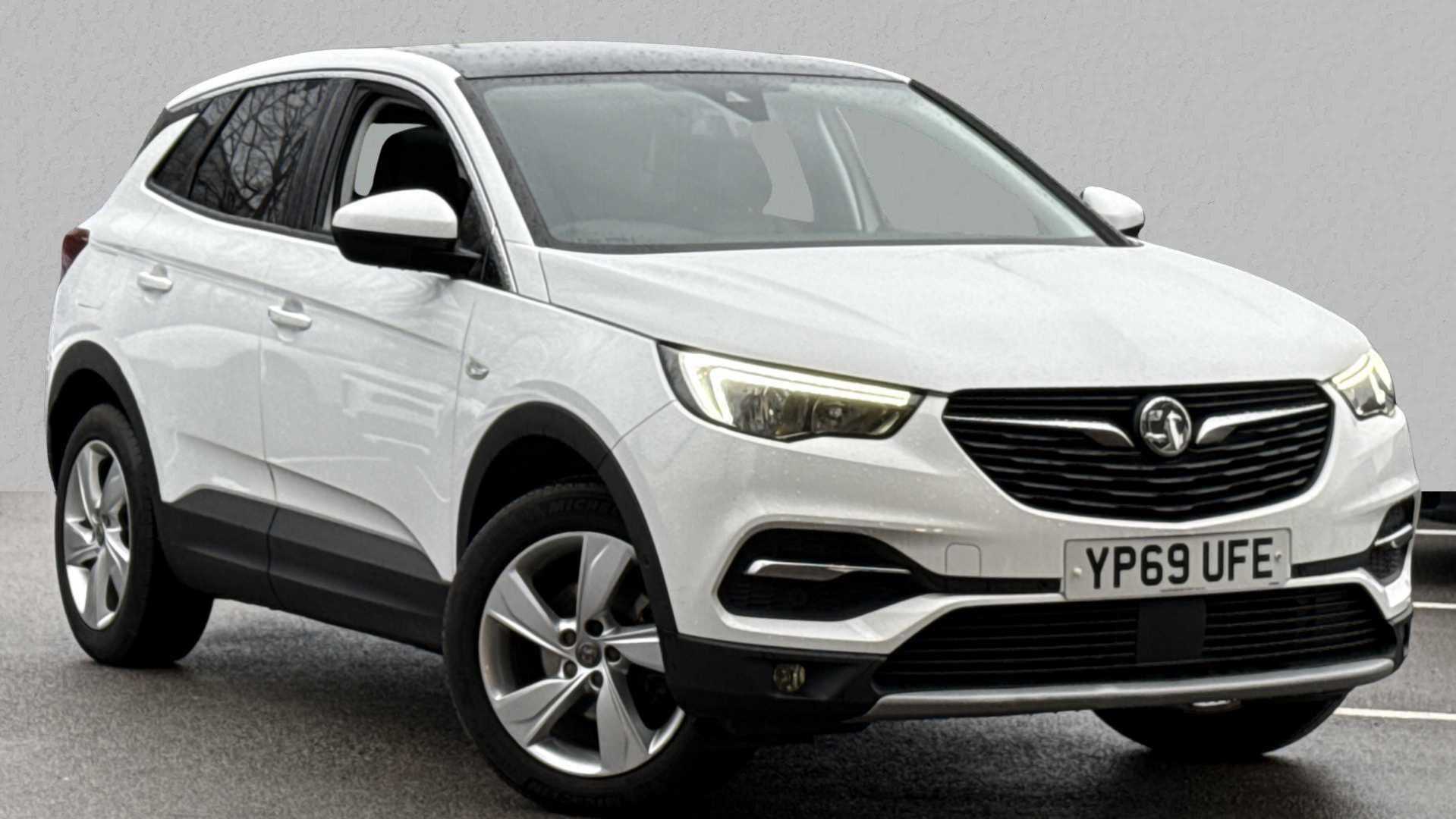 Main listing image - Vauxhall Grandland X