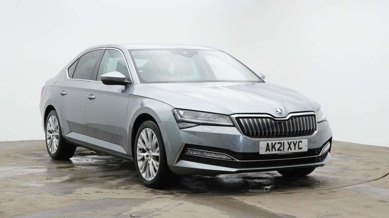 Main listing image - Skoda Superb