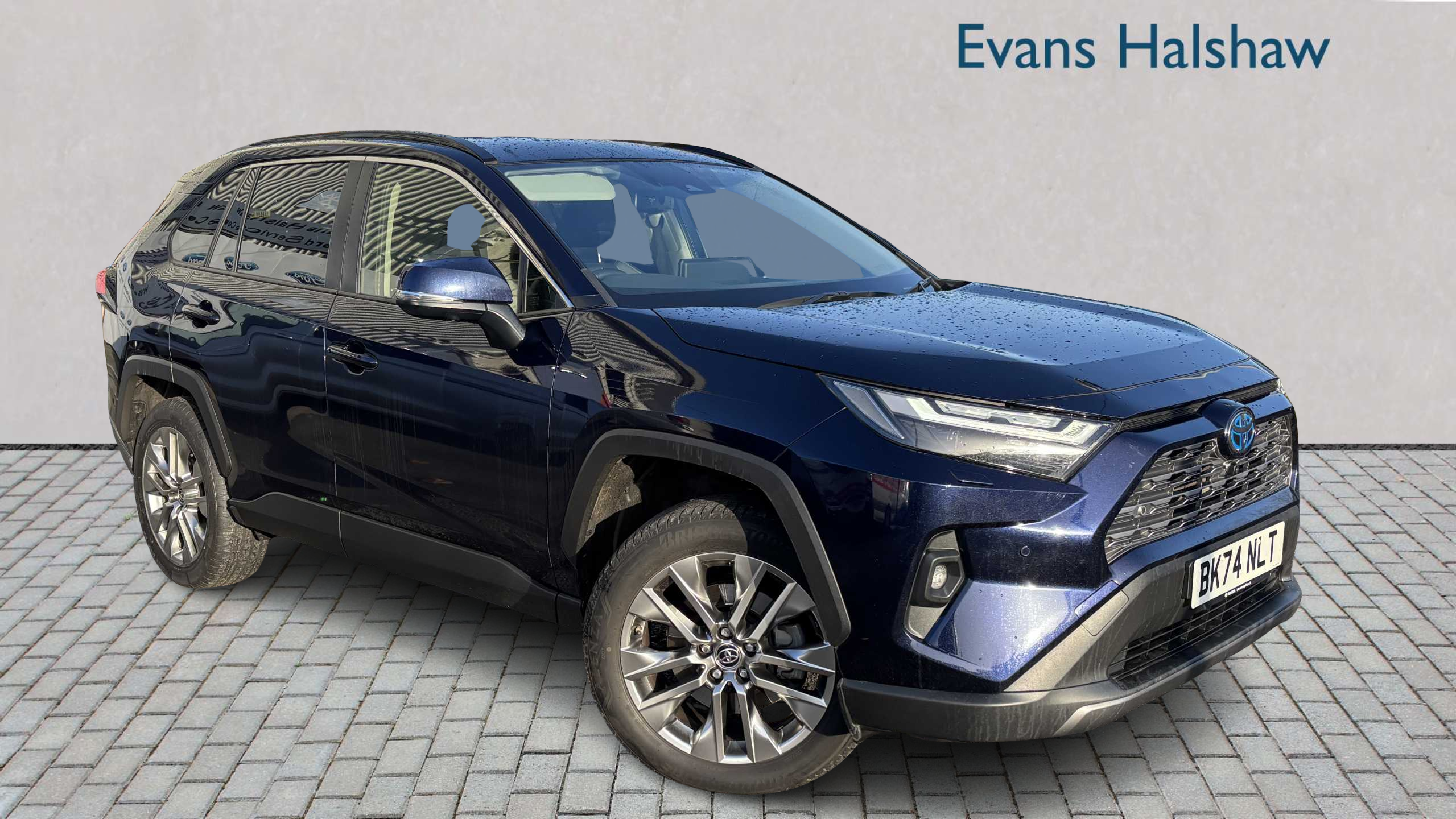 Main listing image - Toyota RAV4