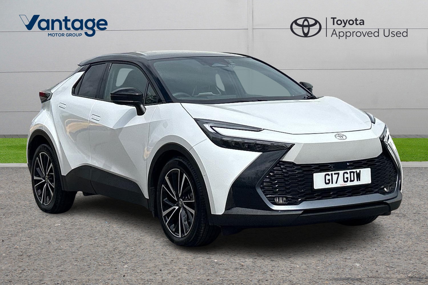 Main listing image - Toyota C-HR