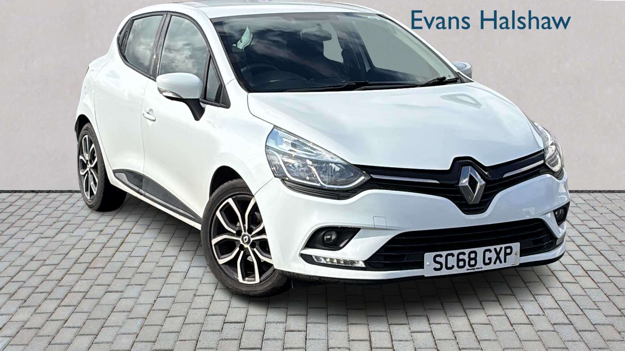 Main listing image - Renault Clio
