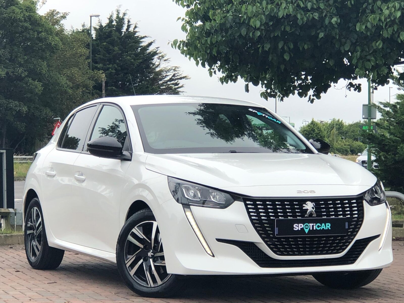 Main listing image - Peugeot 208