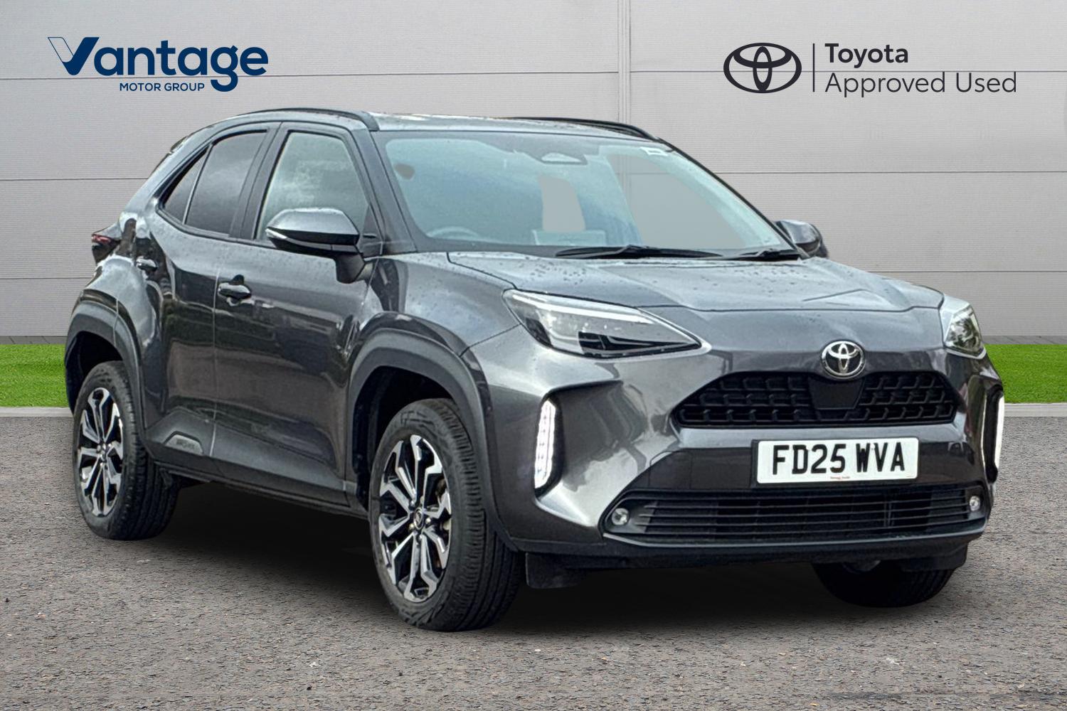 Main listing image - Toyota Yaris Cross