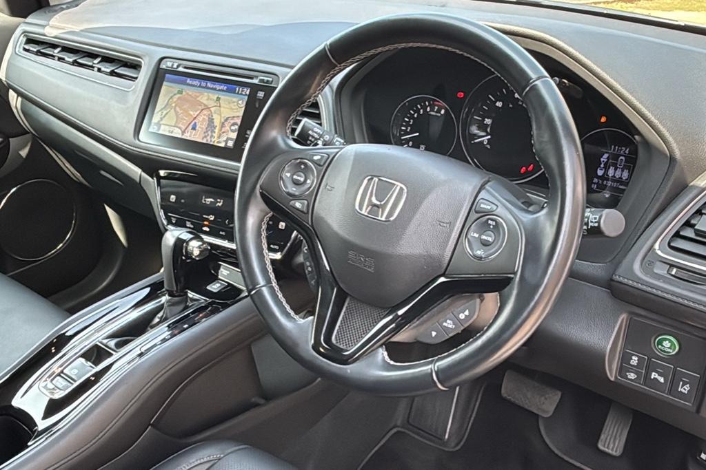 Main listing image - Honda HR-V