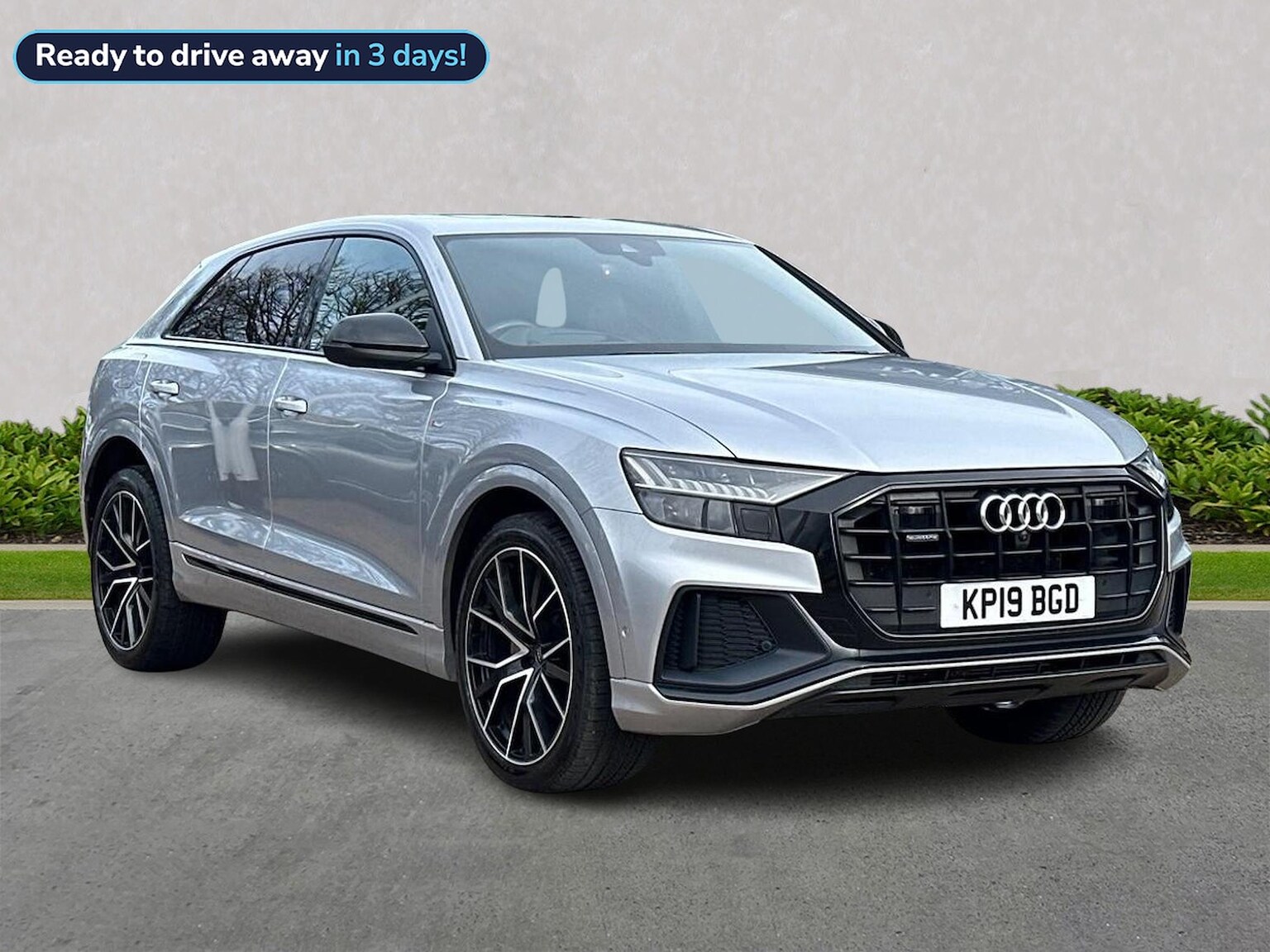 Main listing image - Audi Q8