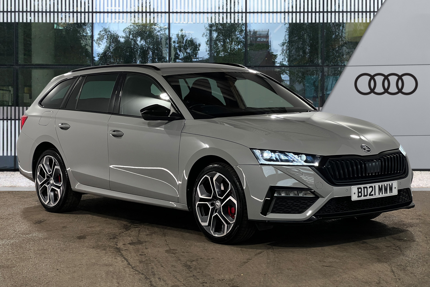 Main listing image - Skoda Octavia Estate