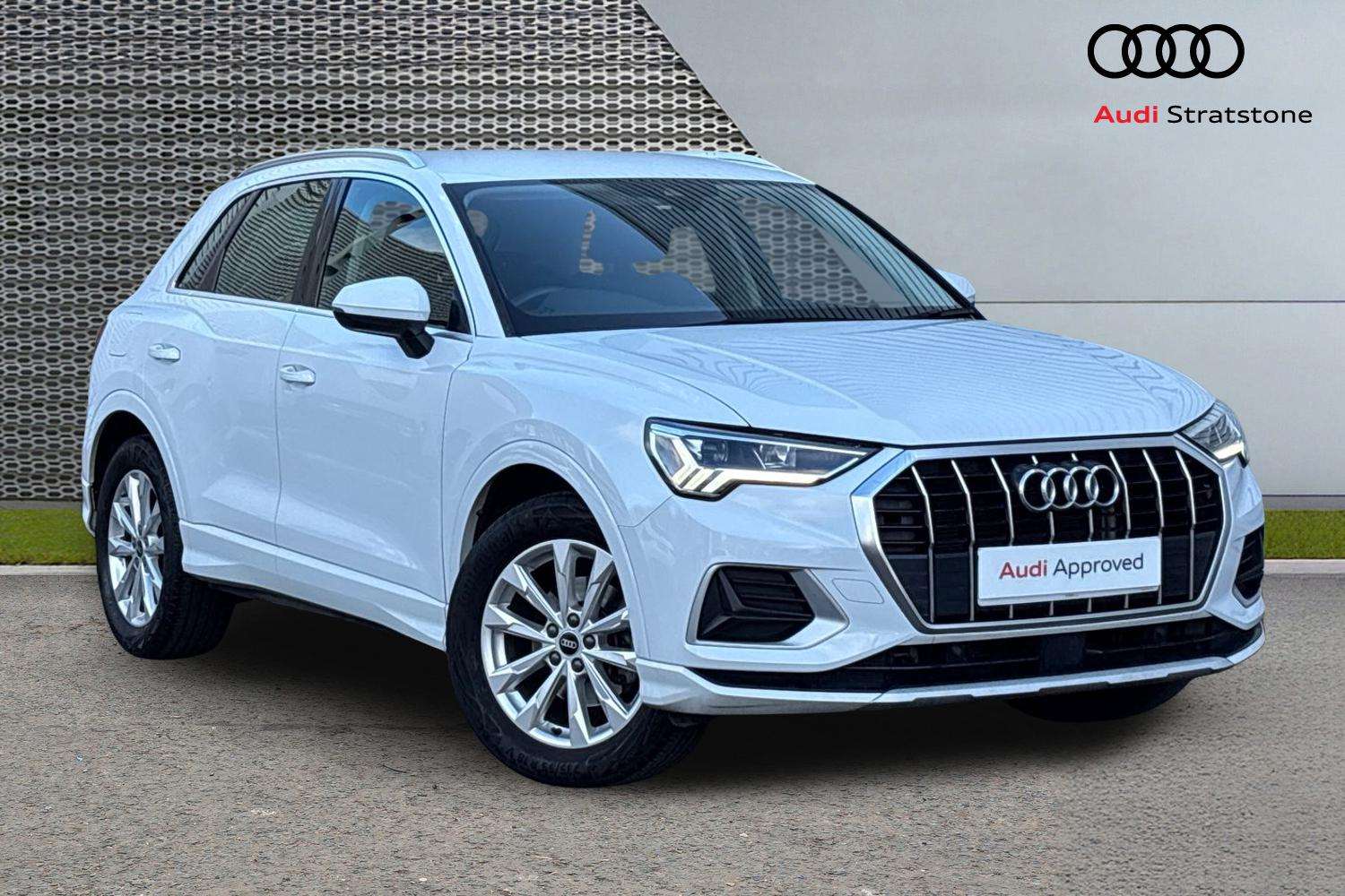 Main listing image - Audi Q3
