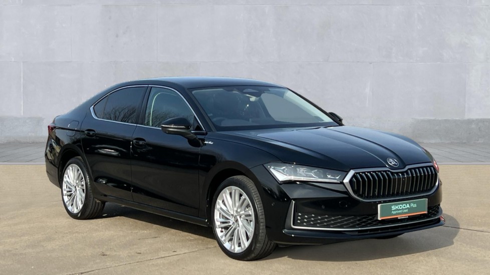 Main listing image - Skoda Superb