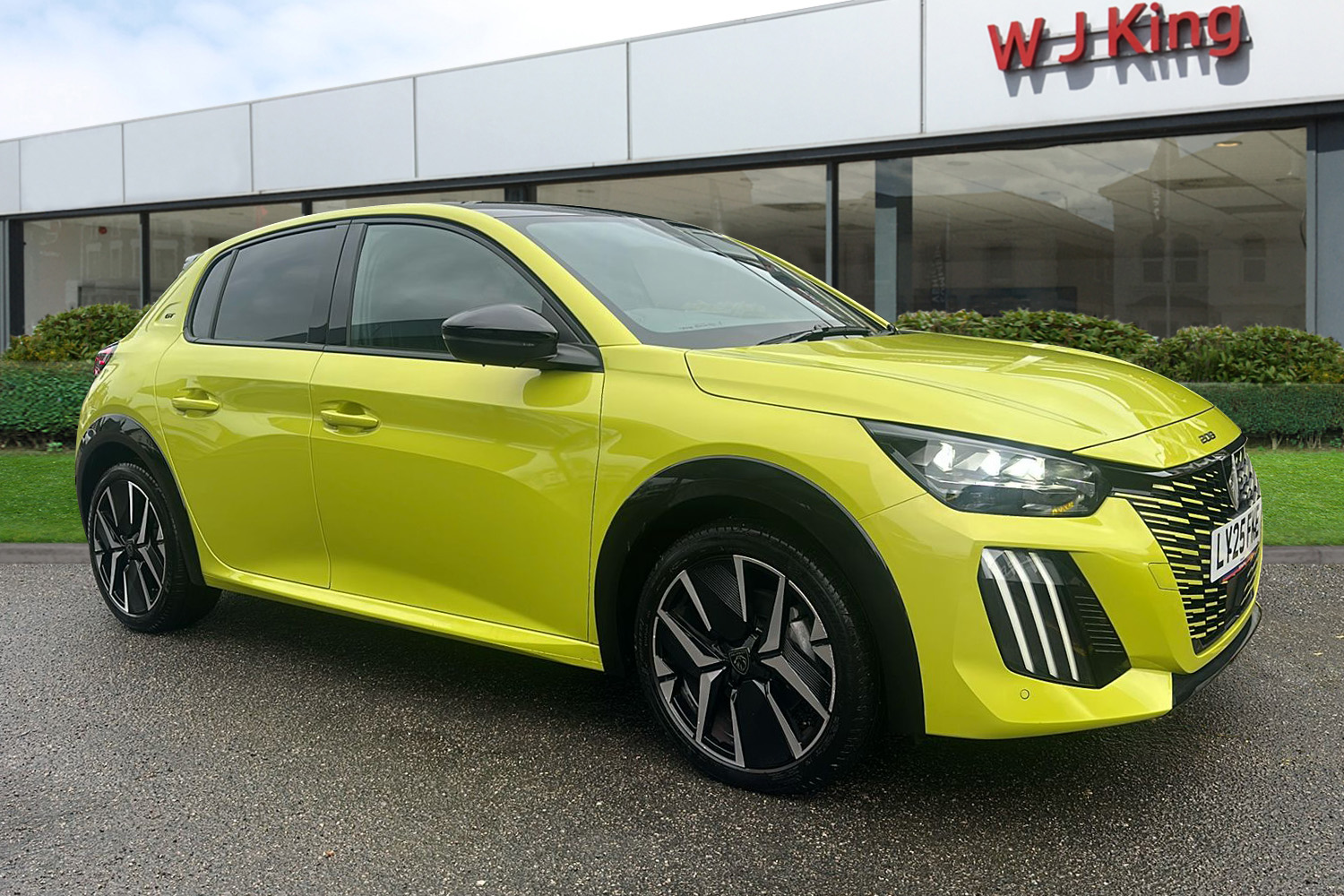 Main listing image - Peugeot 208