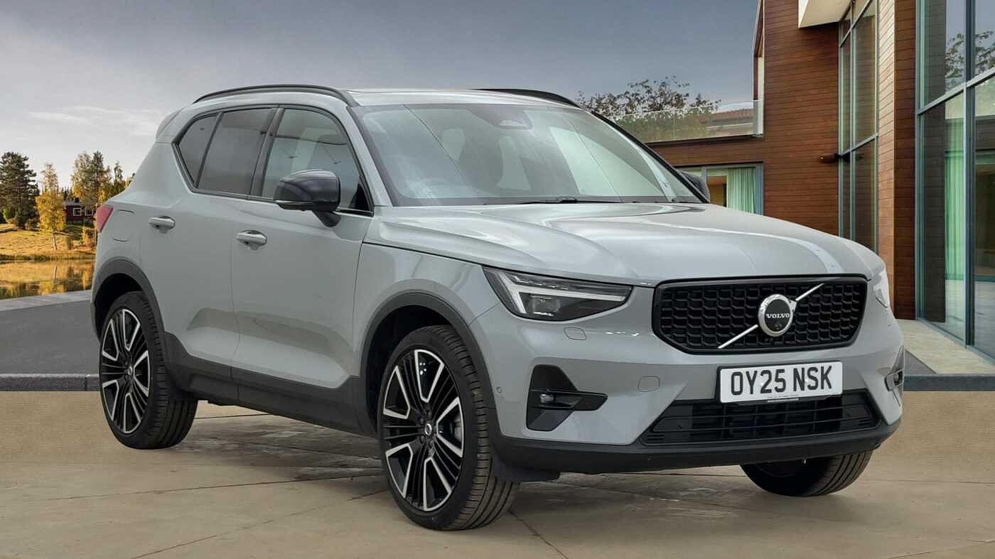 Main listing image - Volvo XC40