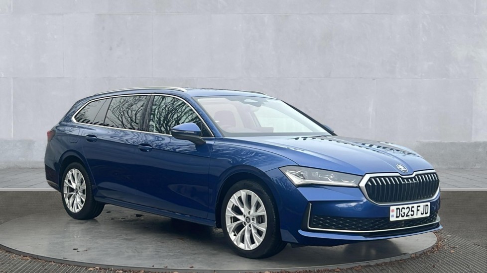Main listing image - Skoda Superb Estate