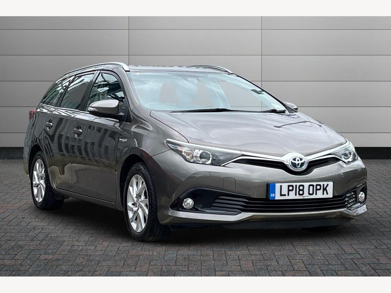 Main listing image - Toyota Auris Touring Sport