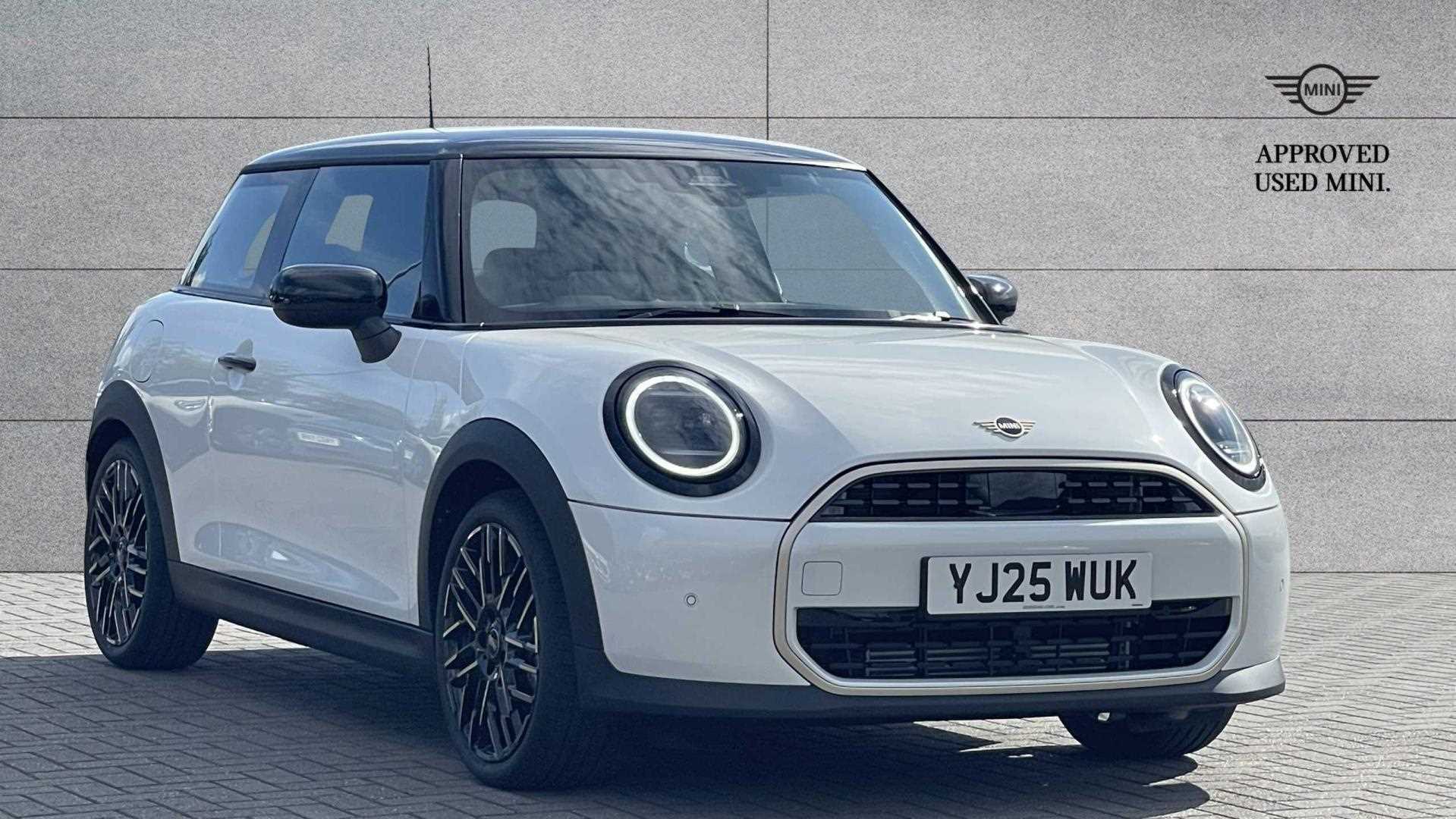 Main listing image - MINI Hatchback
