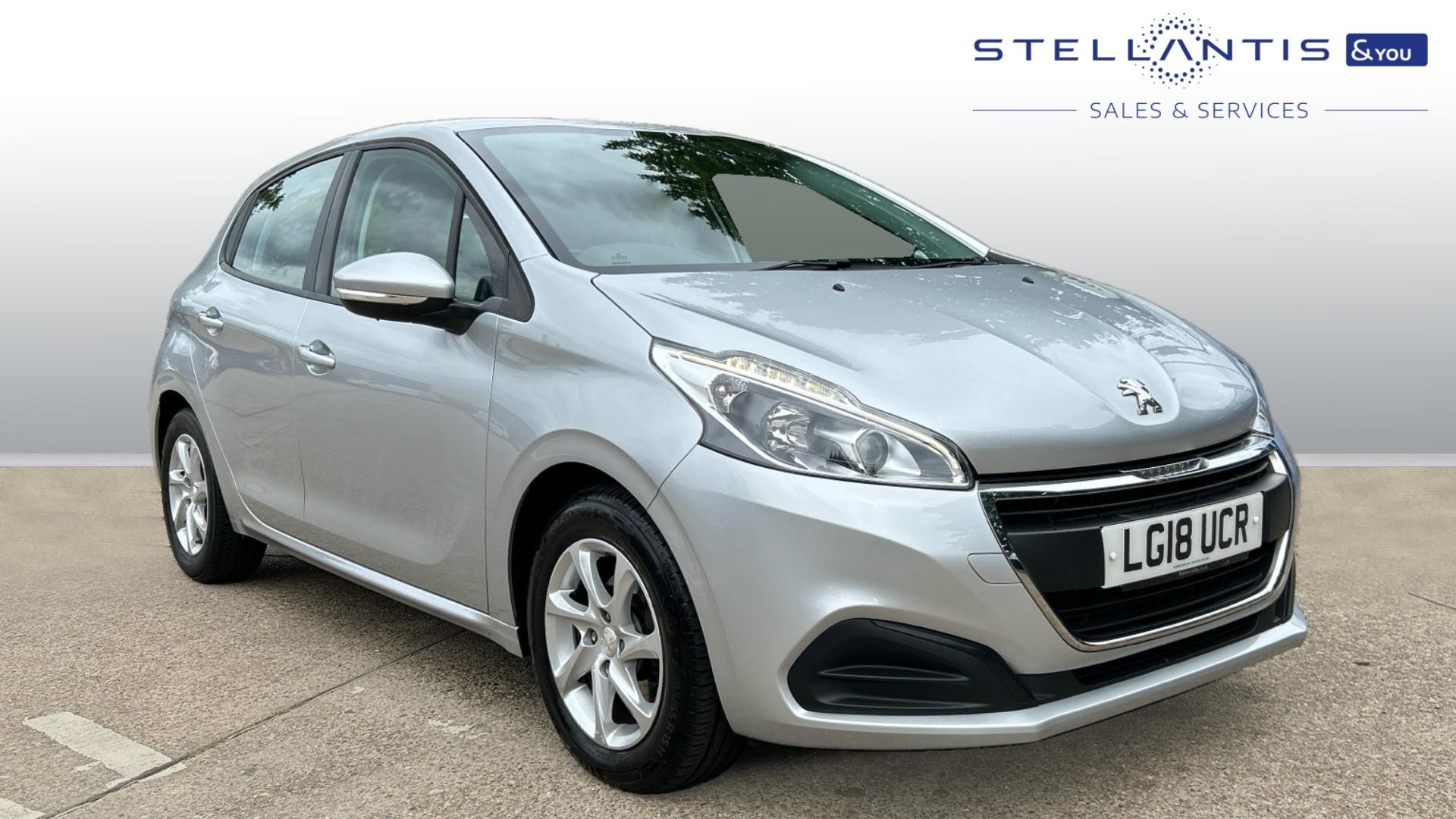 Main listing image - Peugeot 208