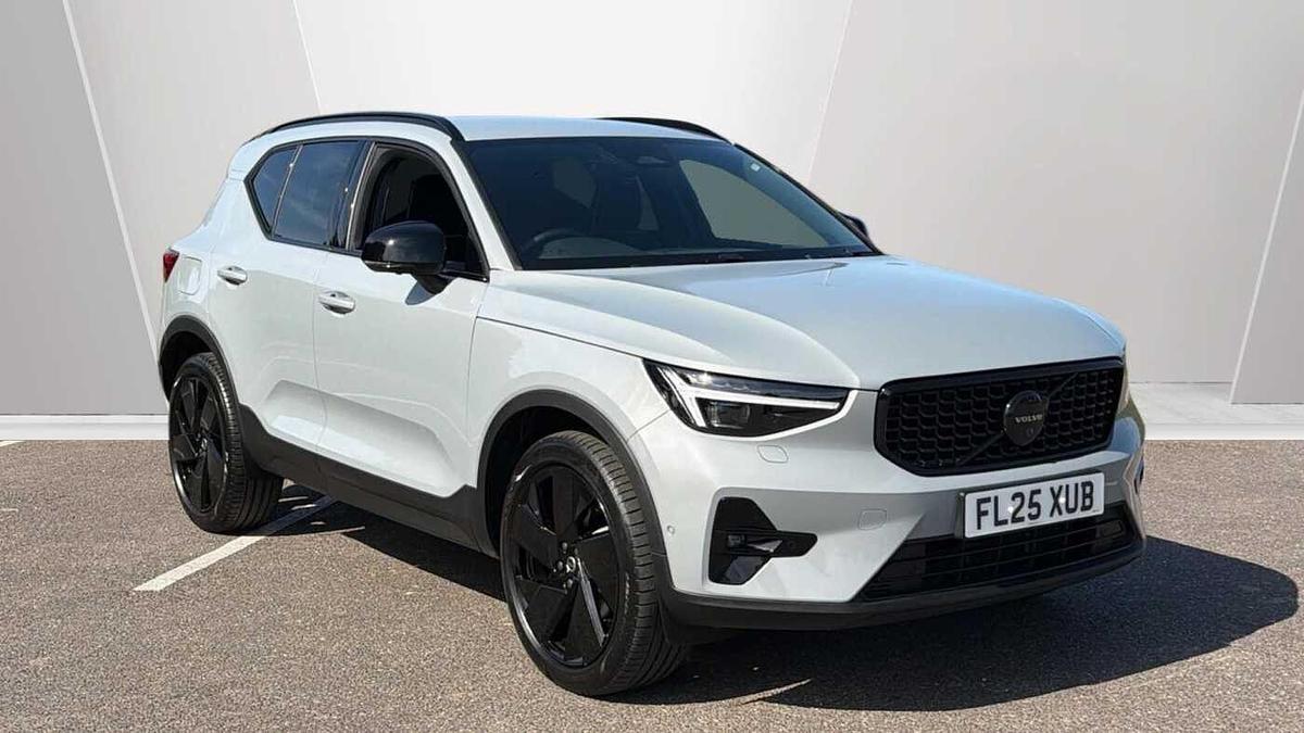 Main listing image - Volvo XC40