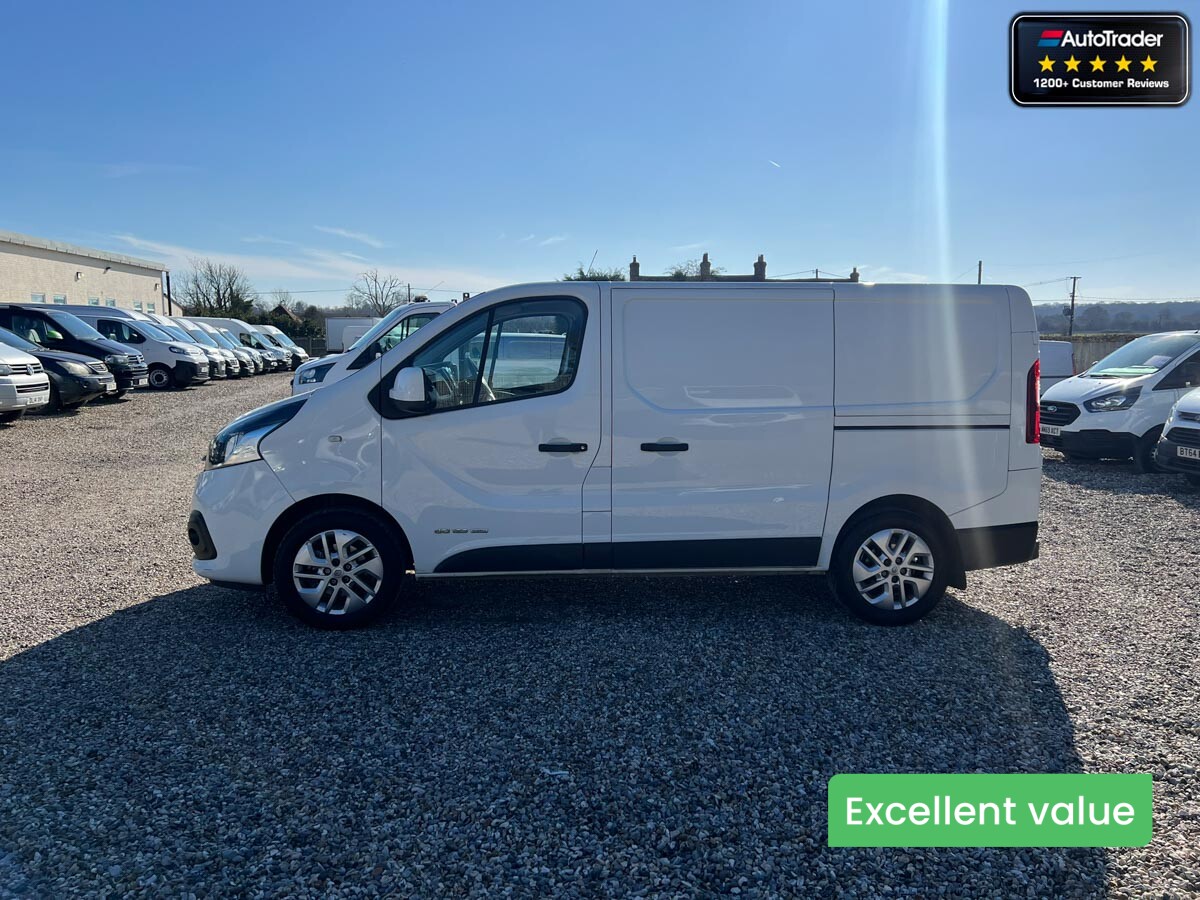 Main listing image - Renault Trafic