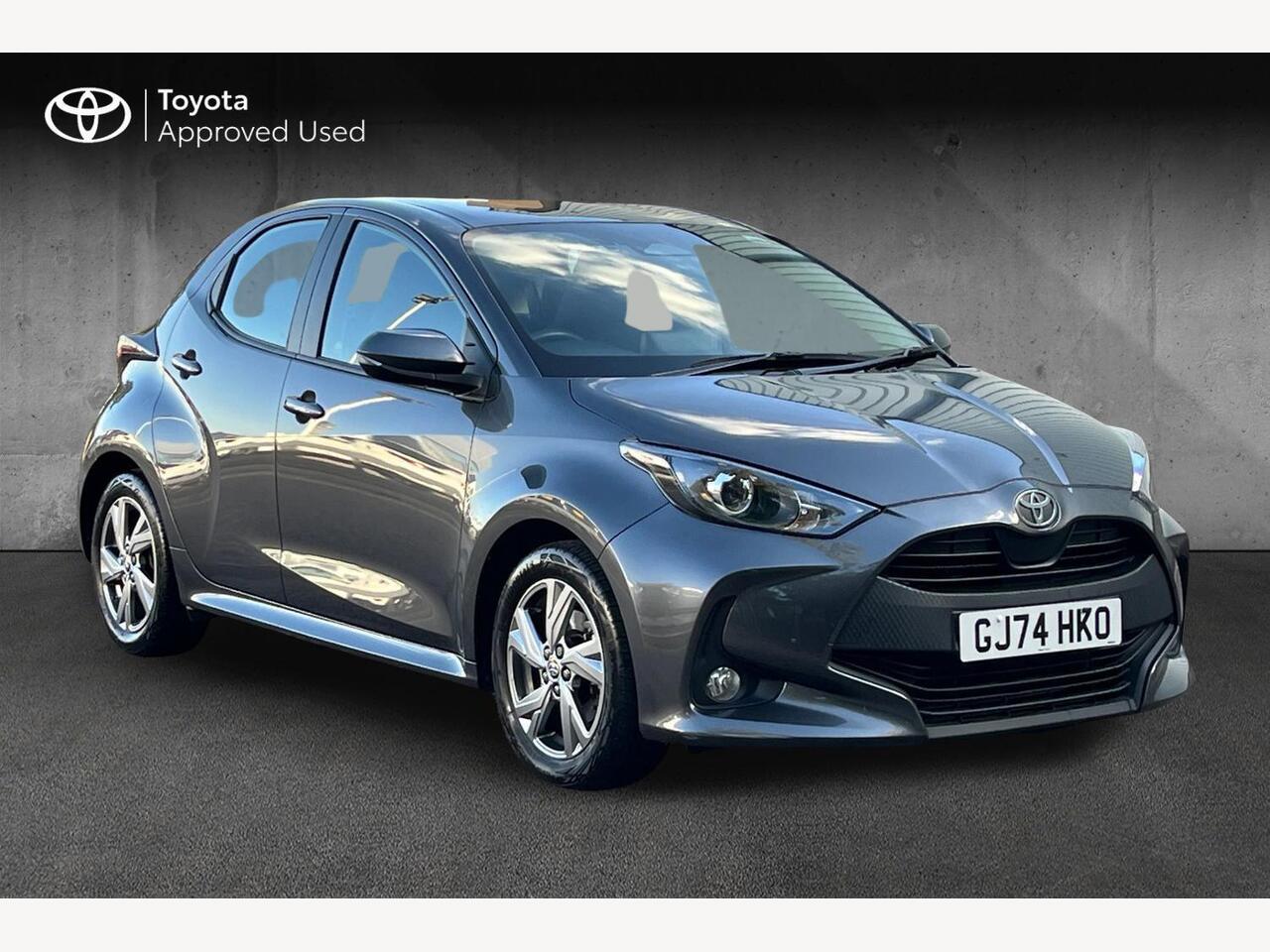 Main listing image - Toyota Yaris