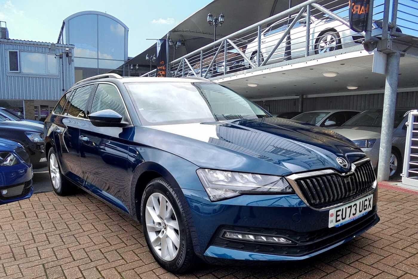 Main listing image - Skoda Superb Estate