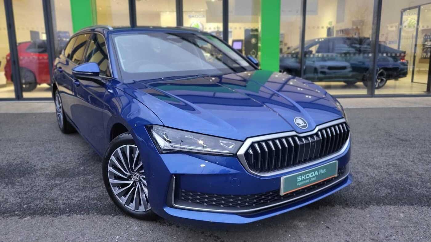 Main listing image - Skoda Superb Estate