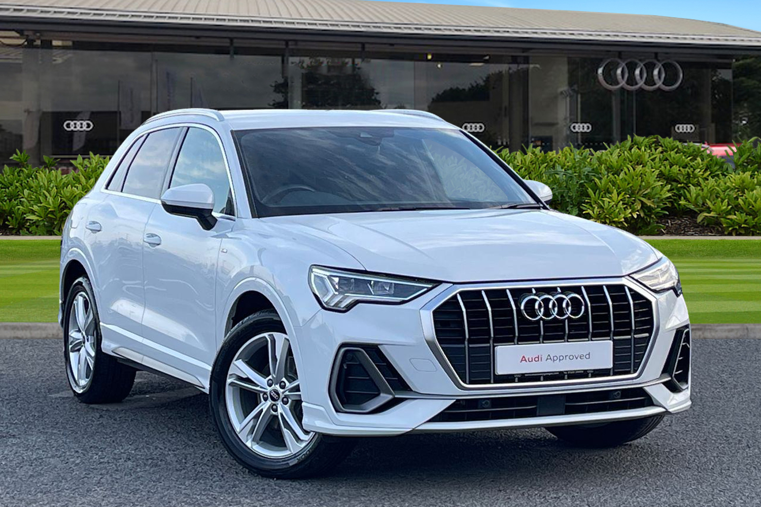 Main listing image - Audi Q3