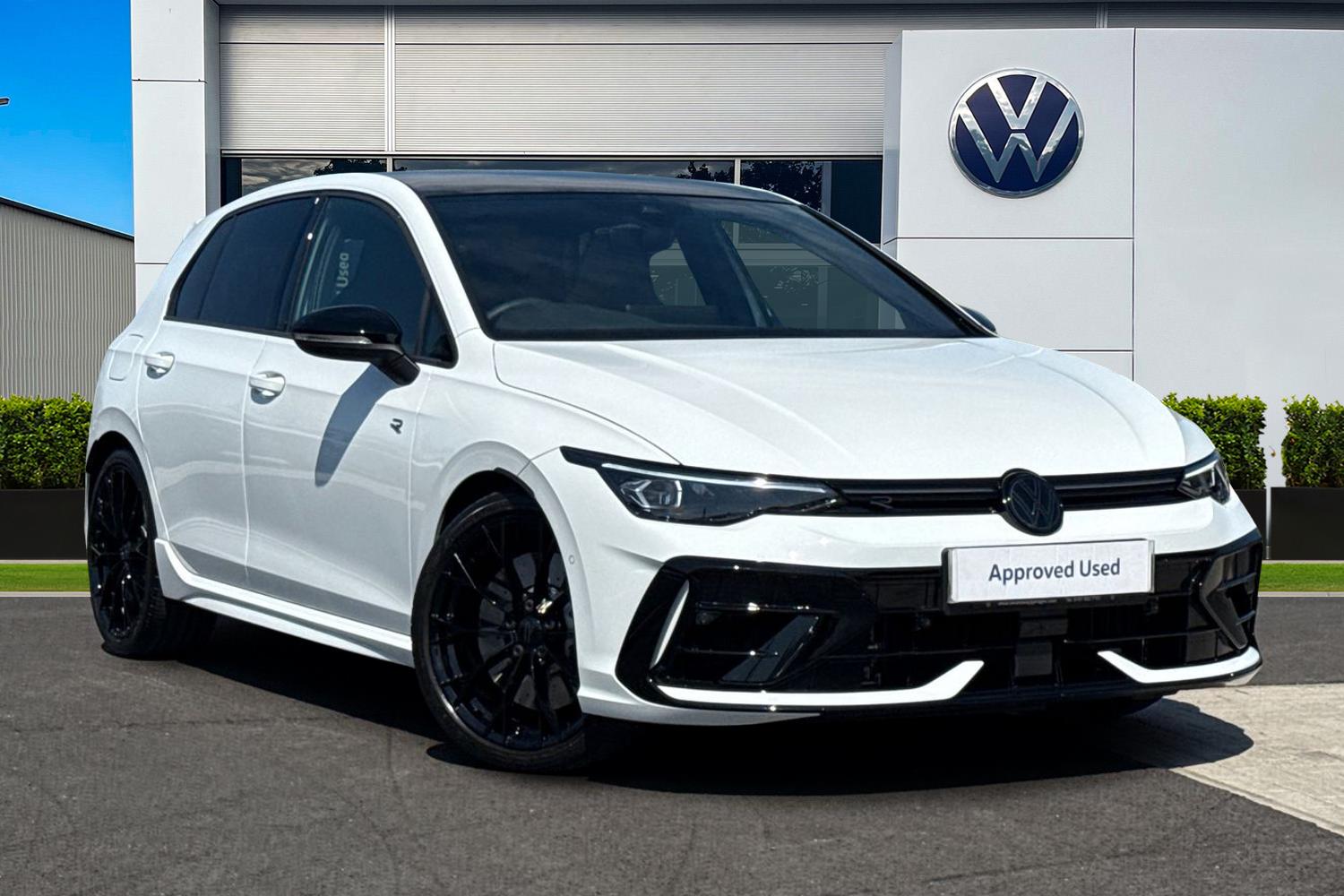 Main listing image - Volkswagen Golf R