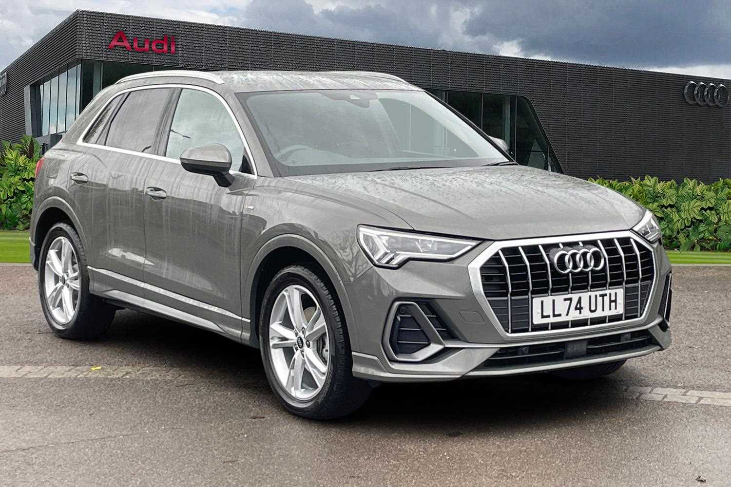 Main listing image - Audi Q3