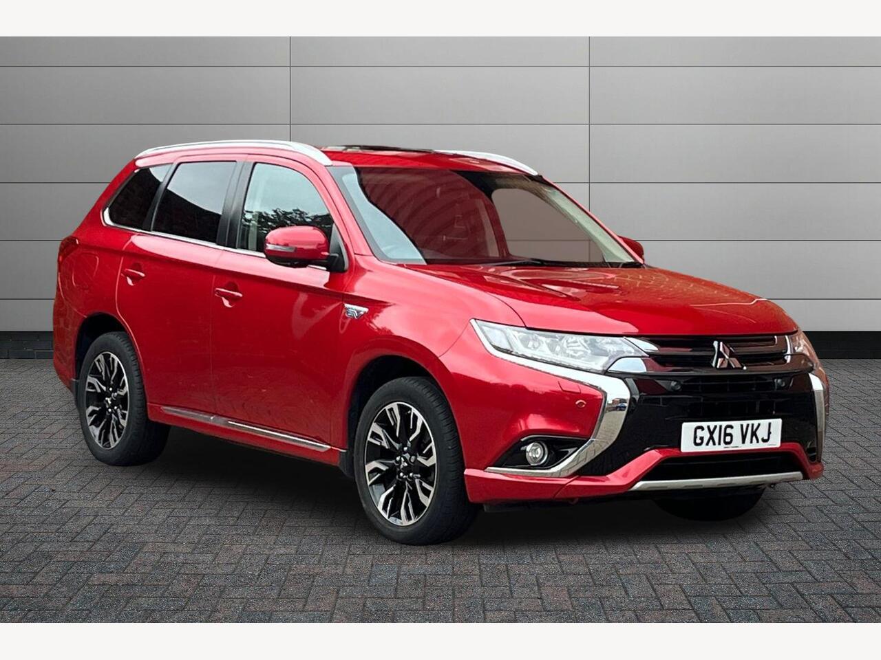 Main listing image - Mitsubishi Outlander