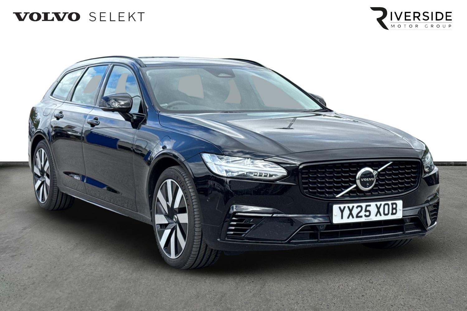 Main listing image - Volvo V90