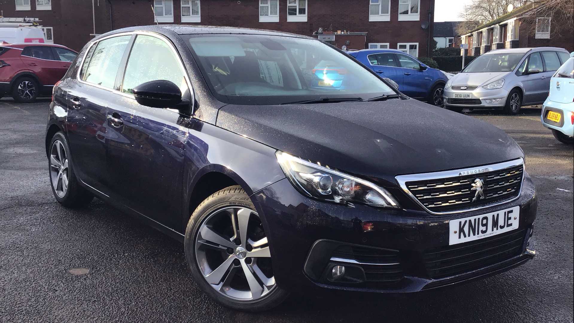 Main listing image - Peugeot 308