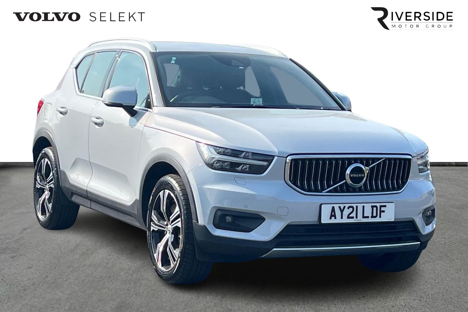 Main listing image - Volvo XC40 Recharge