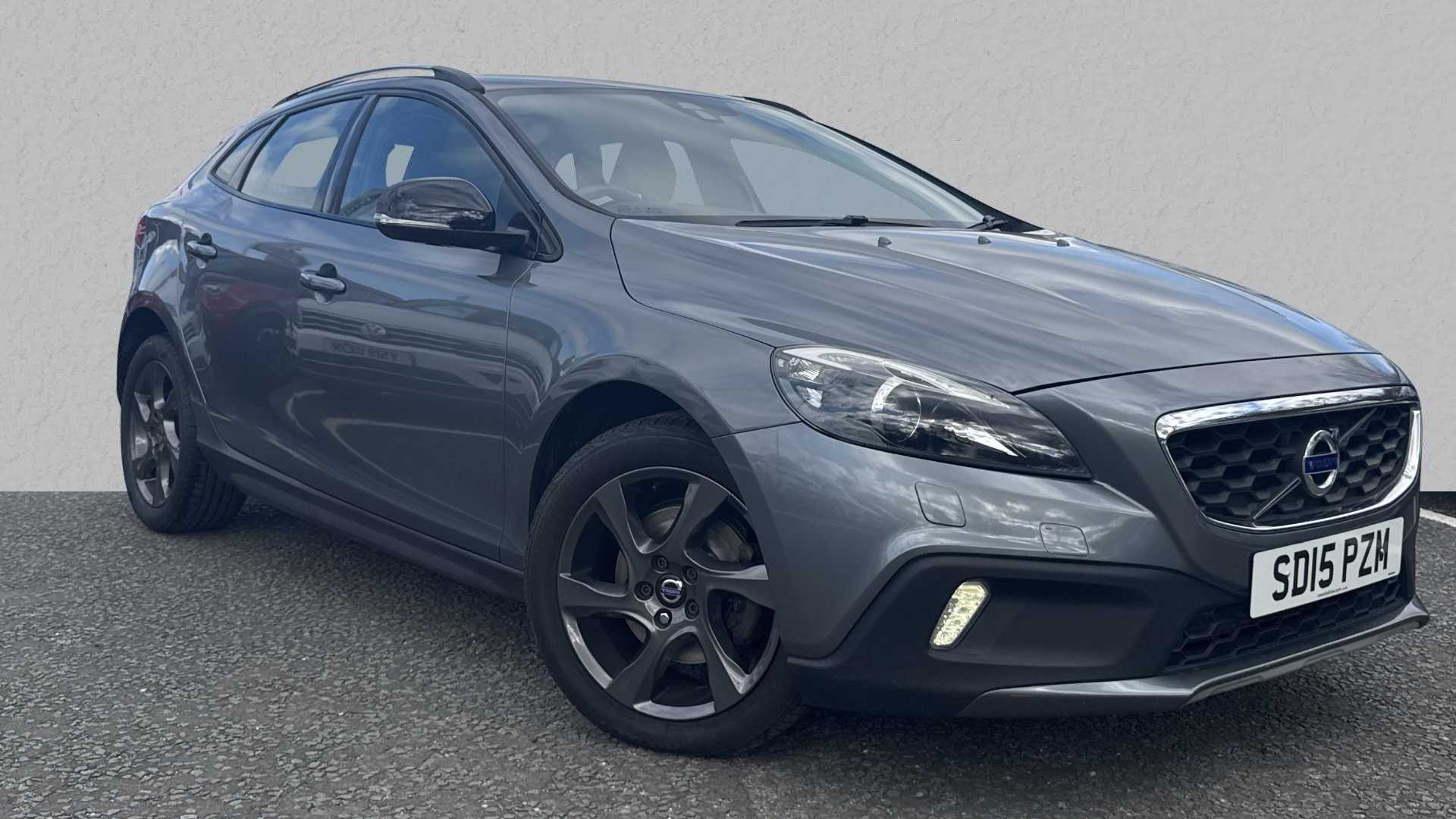 Main listing image - Volvo V40 Cross Country