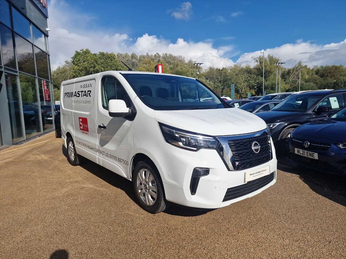 Main listing image - Nissan Primastar