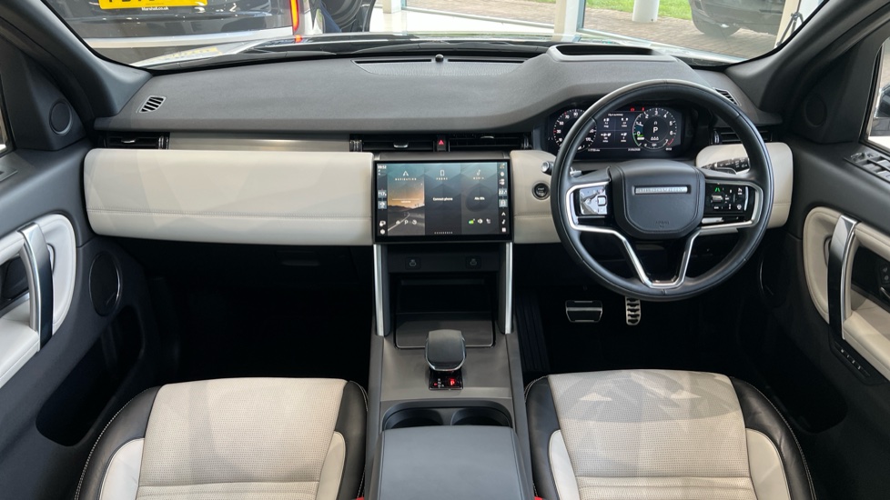 Main listing image - Land Rover Discovery Sport