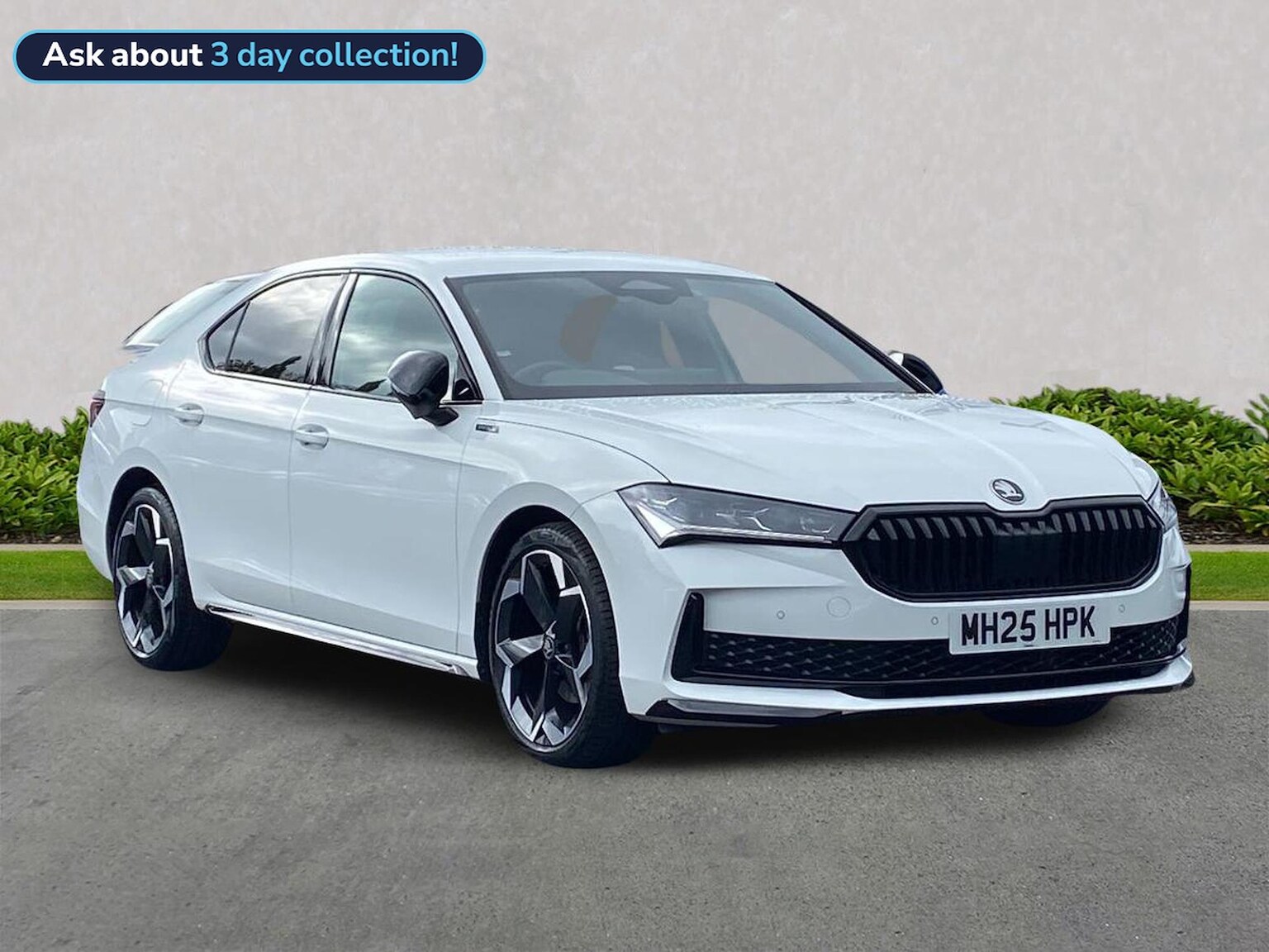Main listing image - Skoda Superb