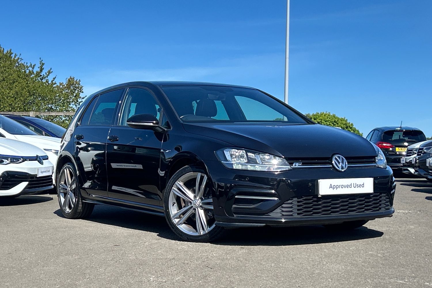 Main listing image - Volkswagen Golf