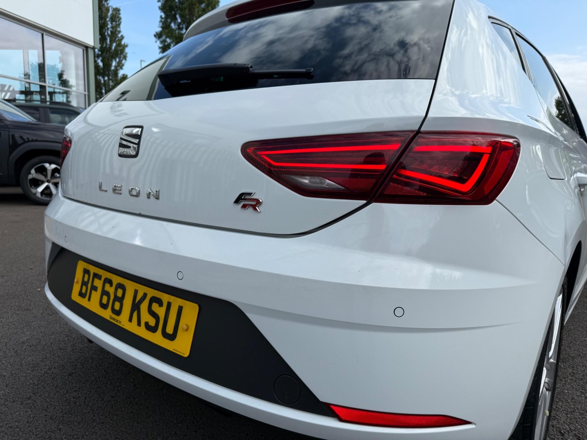 Main listing image - SEAT Leon