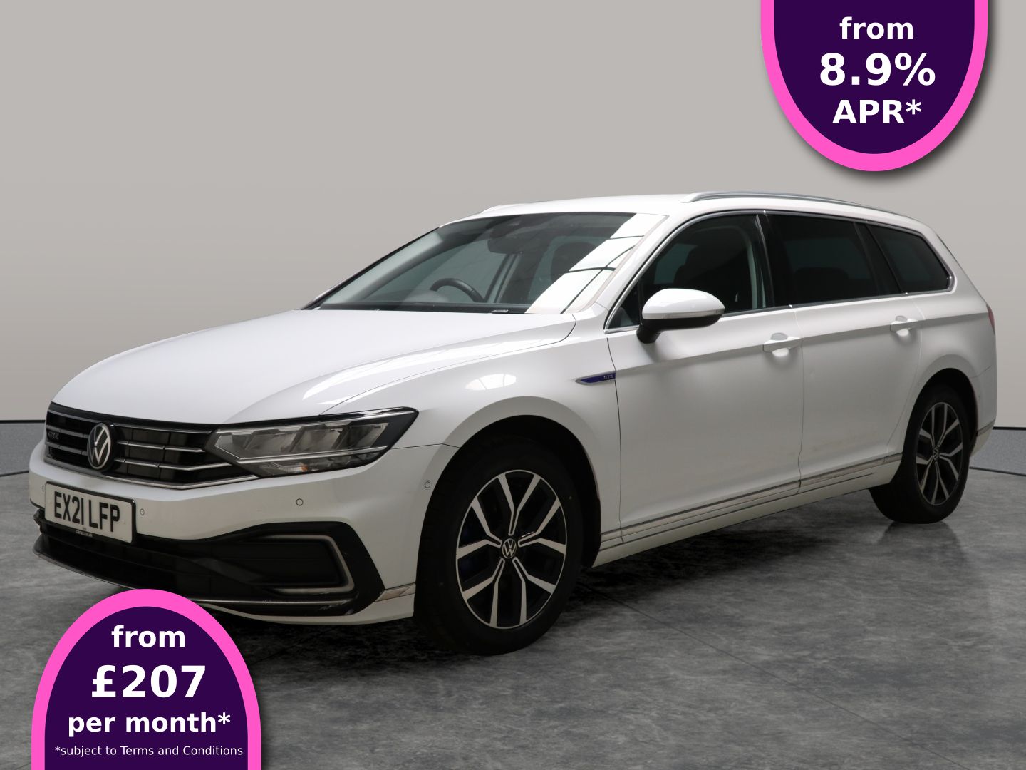 Main listing image - Volkswagen Passat GTE
