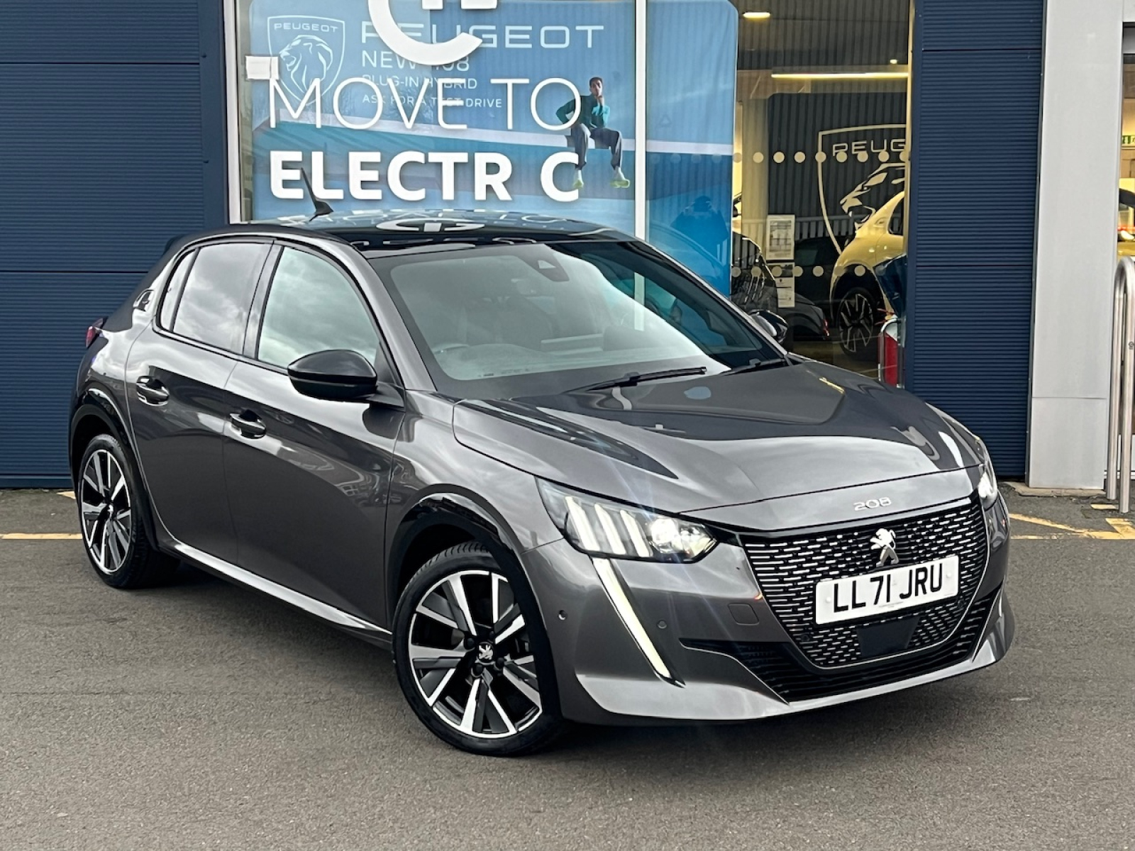 Main listing image - Peugeot 208