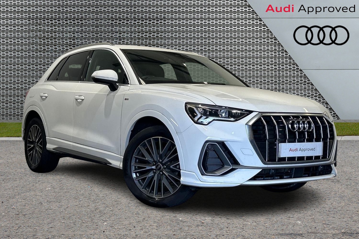 Main listing image - Audi Q3