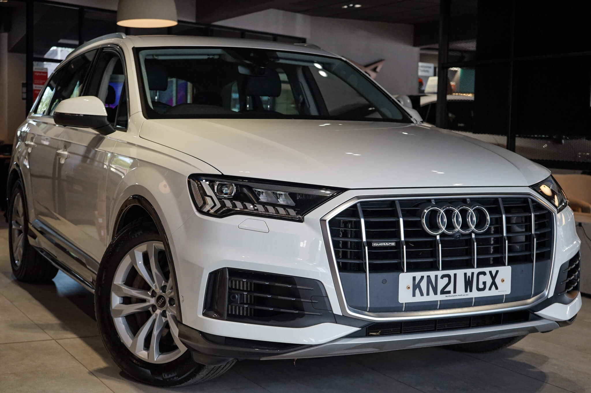Main listing image - Audi Q7