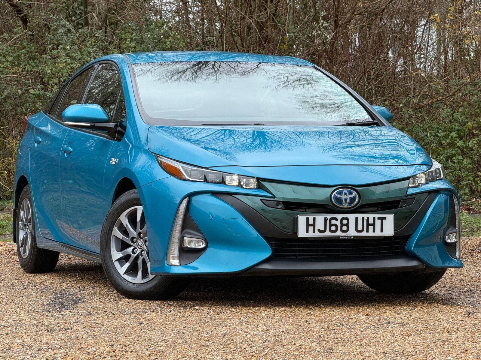 Main listing image - Toyota Prius Plug-In