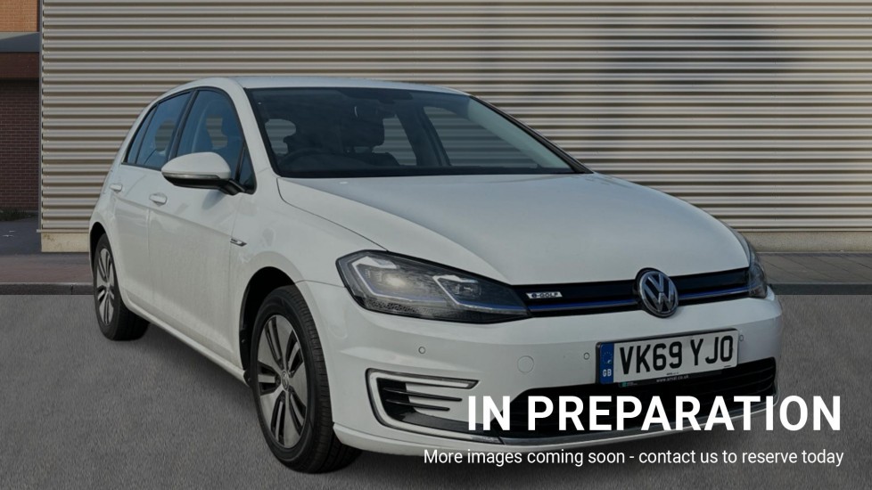 Main listing image - Volkswagen e-Golf