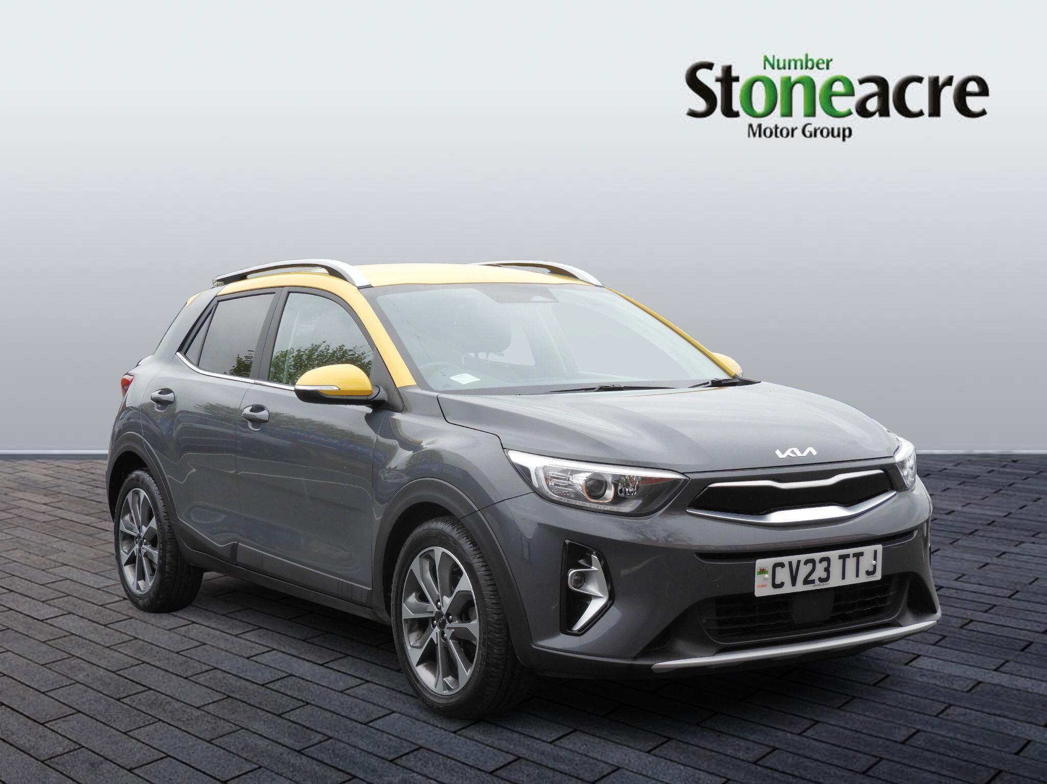 Main listing image - Kia Stonic