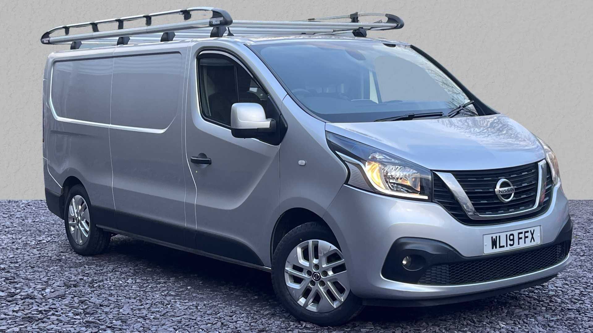 Main listing image - Nissan NV300