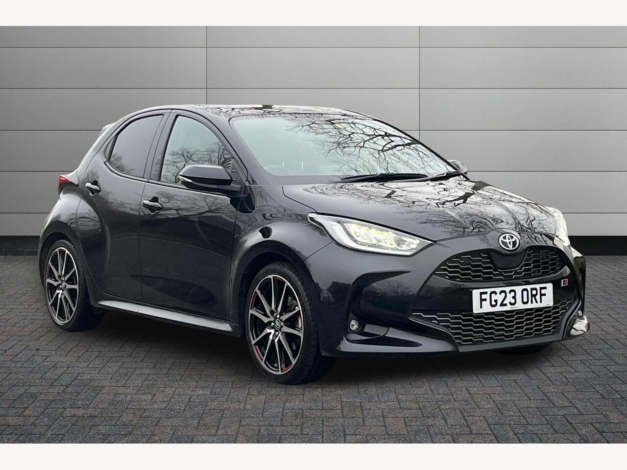 Main listing image - Toyota Yaris