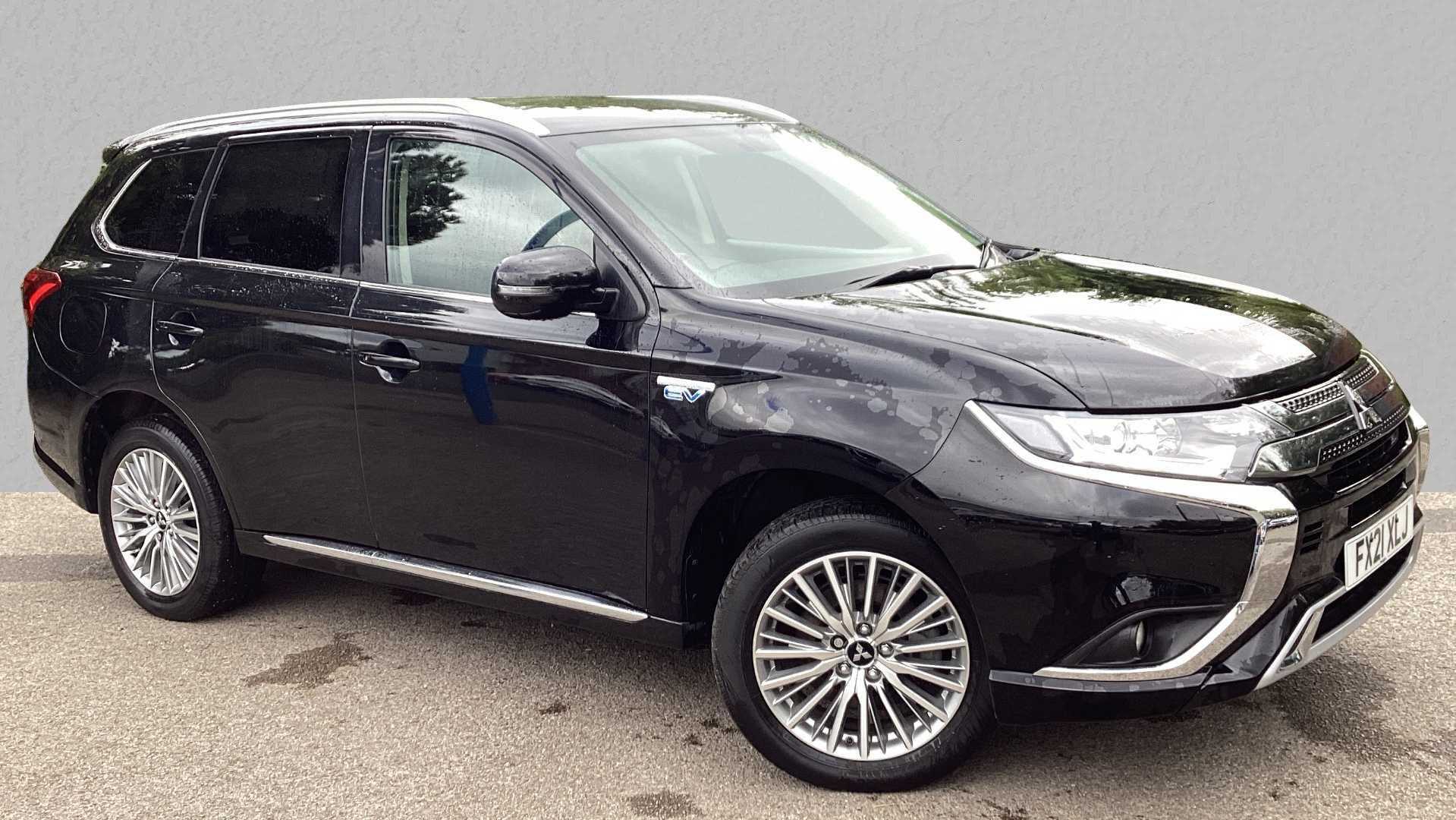 Main listing image - Mitsubishi Outlander