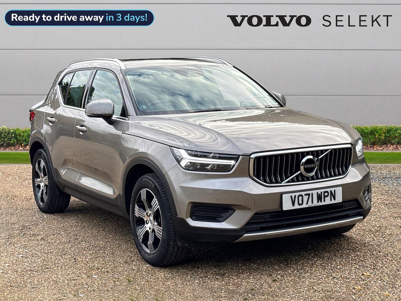 Main listing image - Volvo XC40