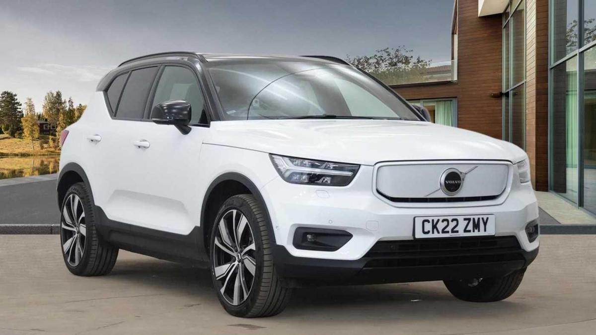 Main listing image - Volvo XC40